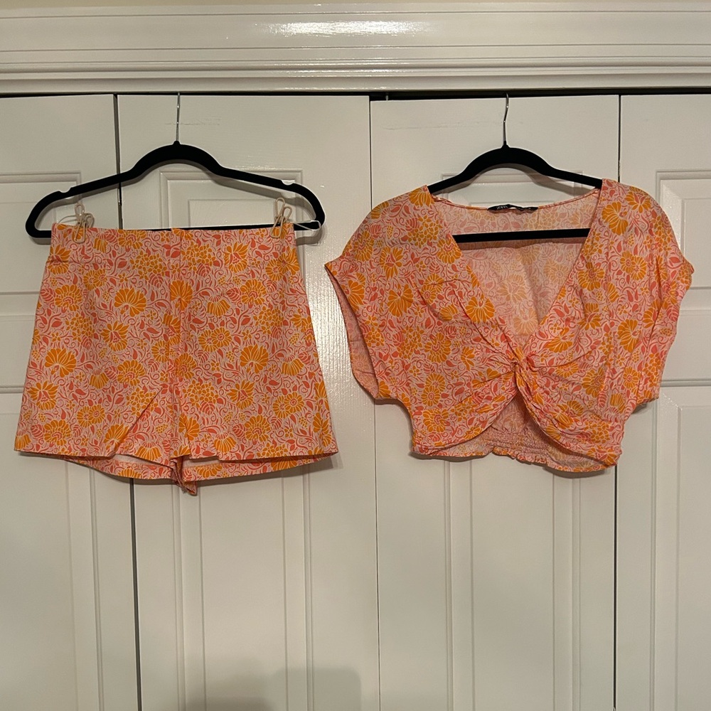 Zara Short and Crop Top Set - M